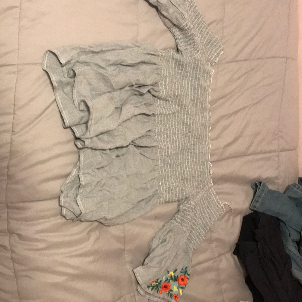 Off the shoulder half sleeve with flowers